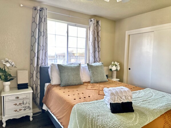 2 bedrooms, iron/ironing board, free WiFi, bed sheets