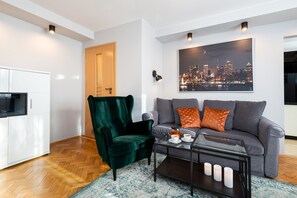 Comfort-lejlighed - balkon - byudsigt | Opholdsområde | 50-tommers smart-tv med digitale kanaler, Netflix, streamingtjenester