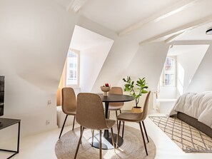 Lägenhet - 1 sovrum - utsikt mot staden | Matsal