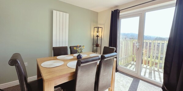 Dining - This apartment is a 2 bedroom(s), 2 bathrooms, located in Stroud, Gloucestershire. (Gloucestershire)