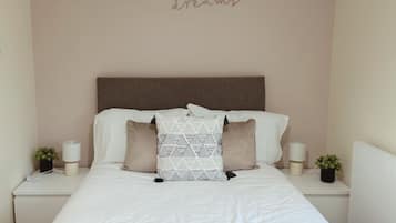 2 chambres, bureau, fer et planche à repasser, Wi-Fi gratuit
