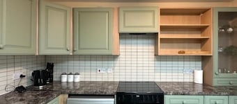 This apartment is a 2 bedroom(s), 2 bathrooms, located in Stroud, Gloucestershire.