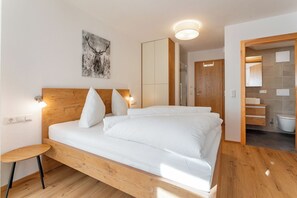 舒适公寓, 1 张大床和 1 张沙发床, 露台, 山景 | 2 多间卧室、笔记本电脑工作区、熨斗/熨衣板、免费 WiFi