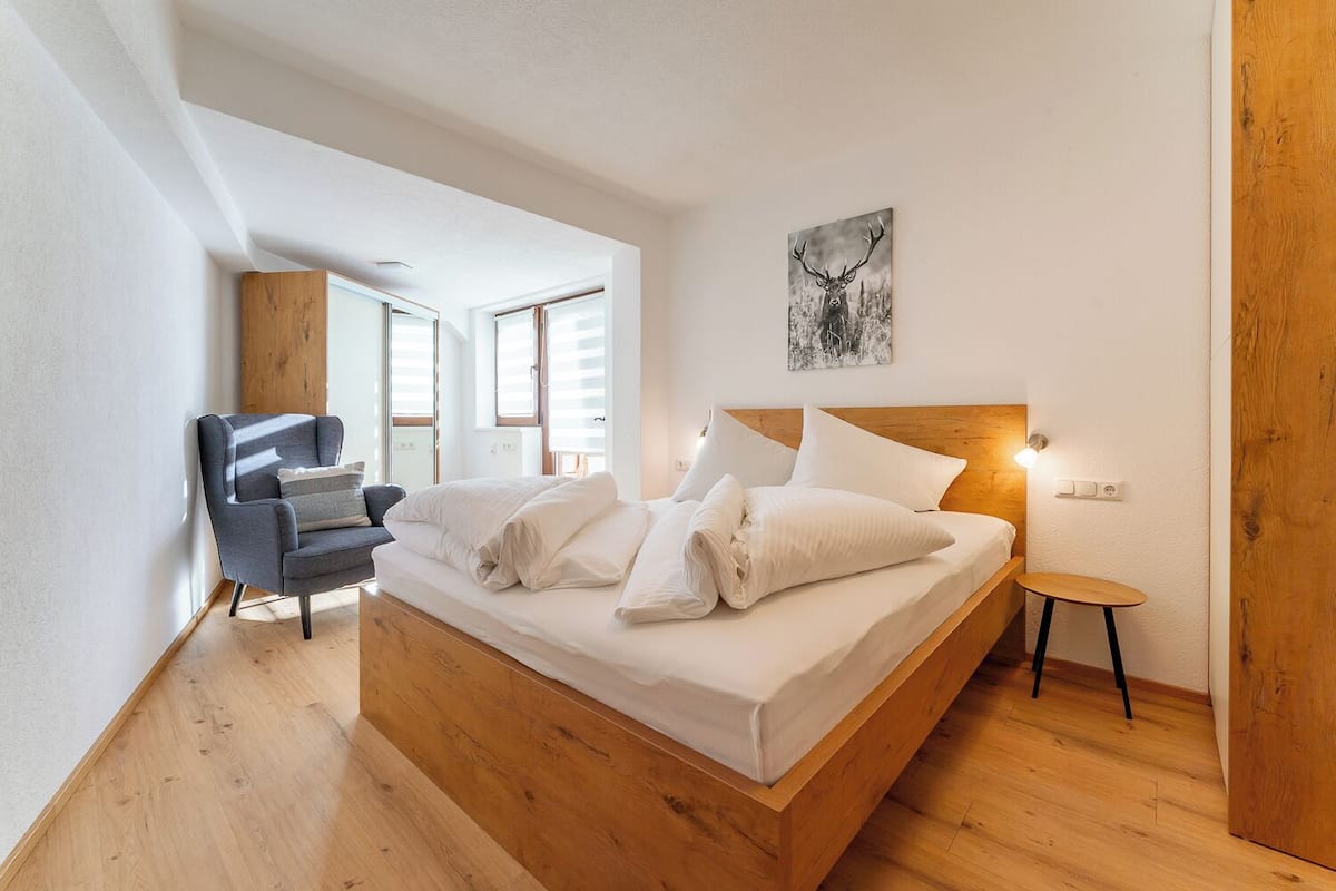 Leilighet – comfort, 1 queensize-seng med sovesofa, terrasse, fjellutsikt | Skrivebord for bærbar PC, strykejern/-brett og wi-fi (inkludert)