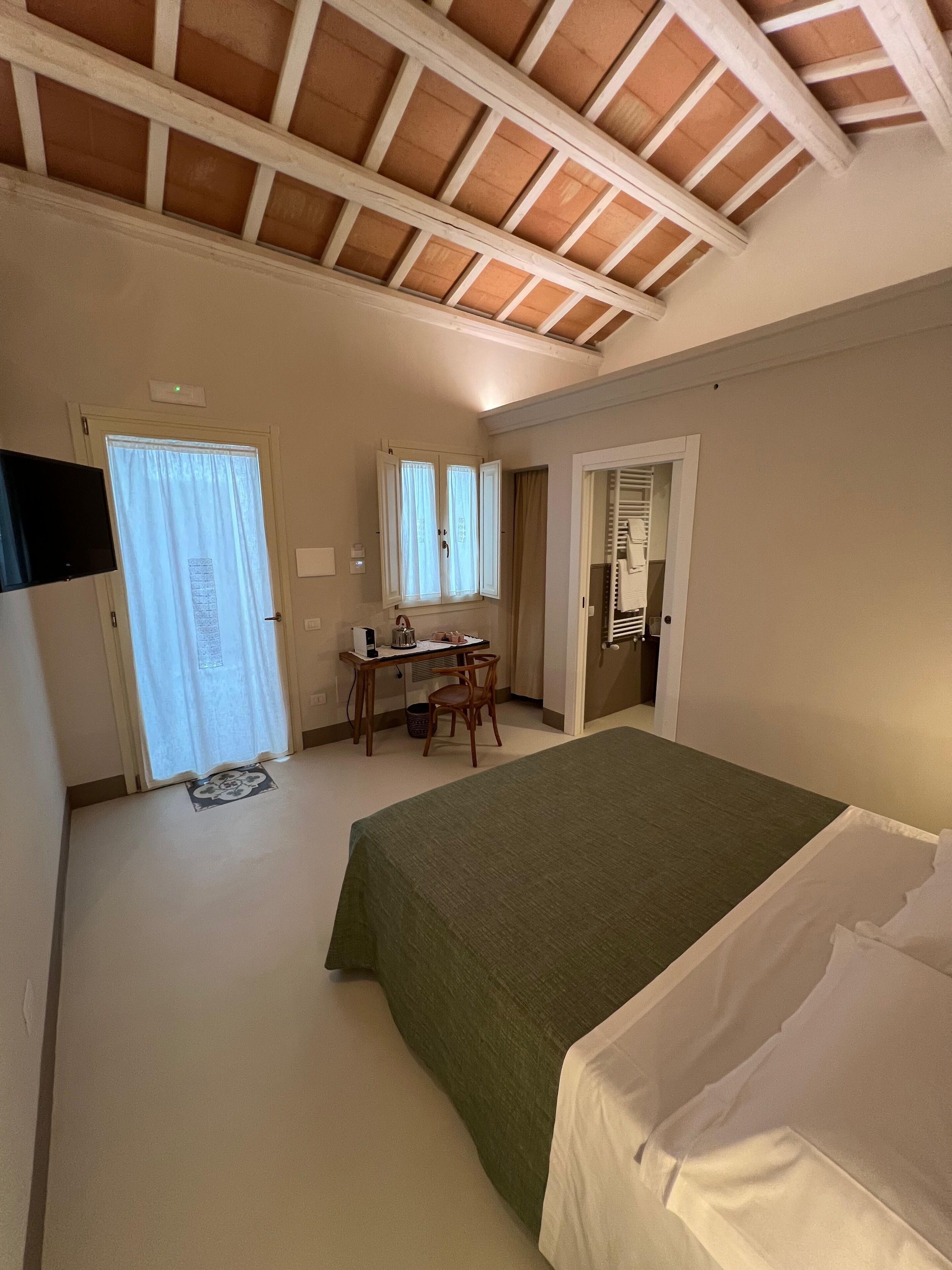 1 camera, Wi-Fi gratuito, lenzuola