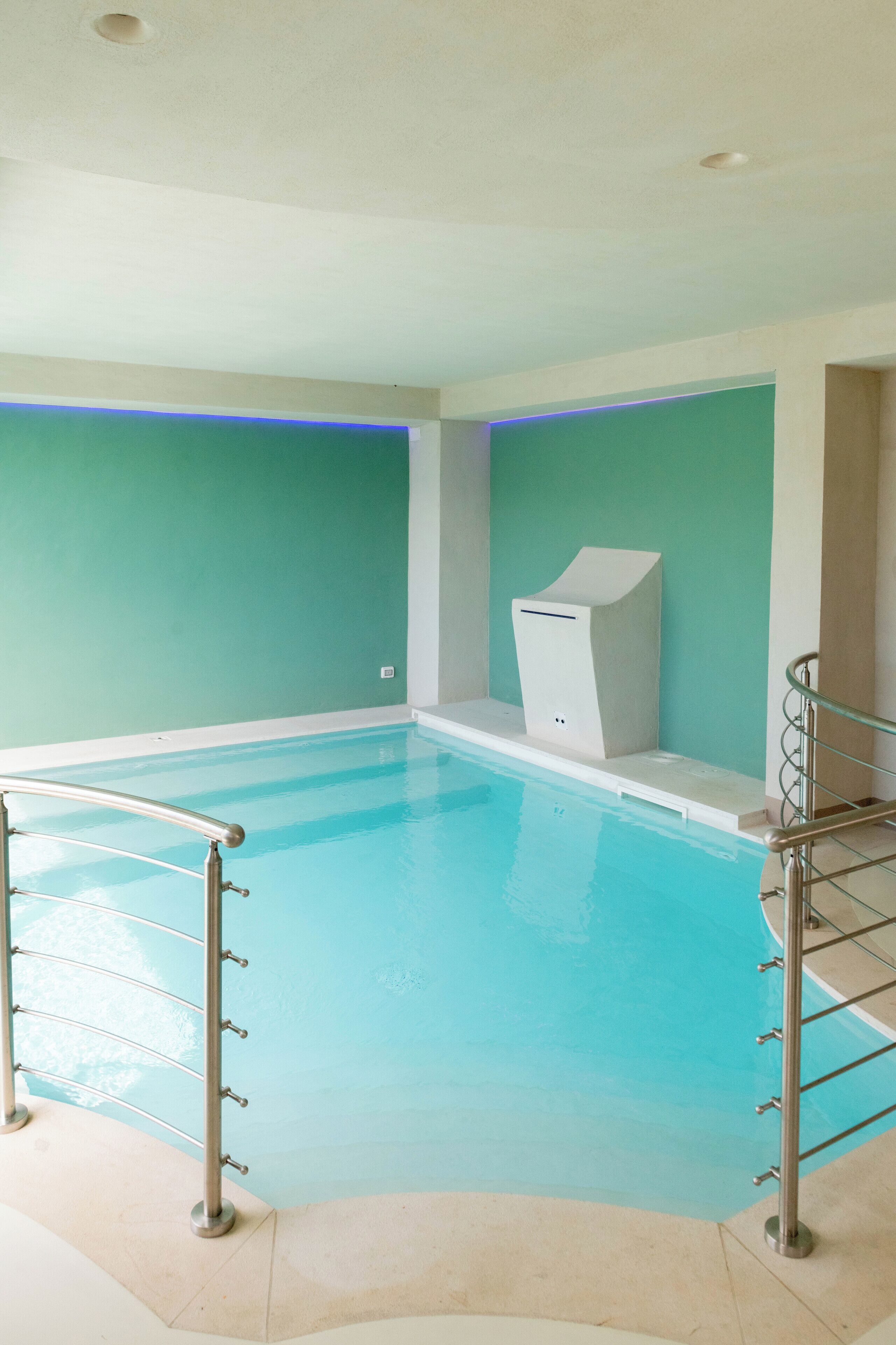 Piscina coperta, piscina all'aperto