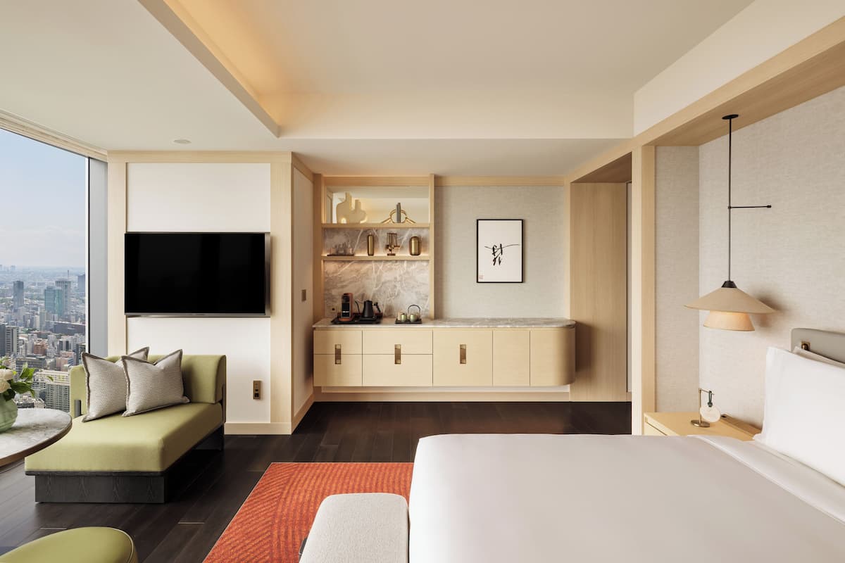 Fairmont Gold, Signature-Zimmer, 1 King-Bett | Badezimmer | Badewanne und Dusche (separat), Haartrockner, Bademäntel, Hausschuhe