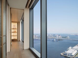 Fairmont Gold, Suite