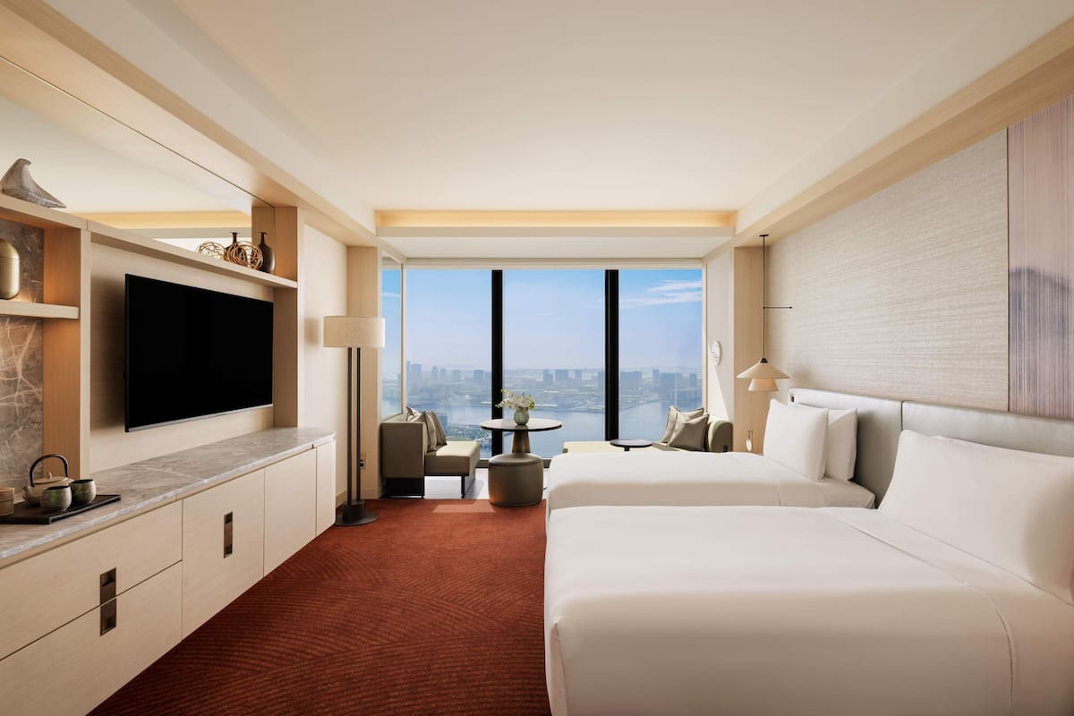 Fairmont Gold, Twin Room, 2 Single Beds, Bay View | Free WiFi, bed sheets