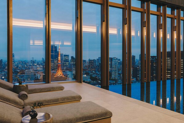 Indoor pool, outdoor pool