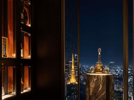 2 bars/lounges. Fairmont Tokyo
