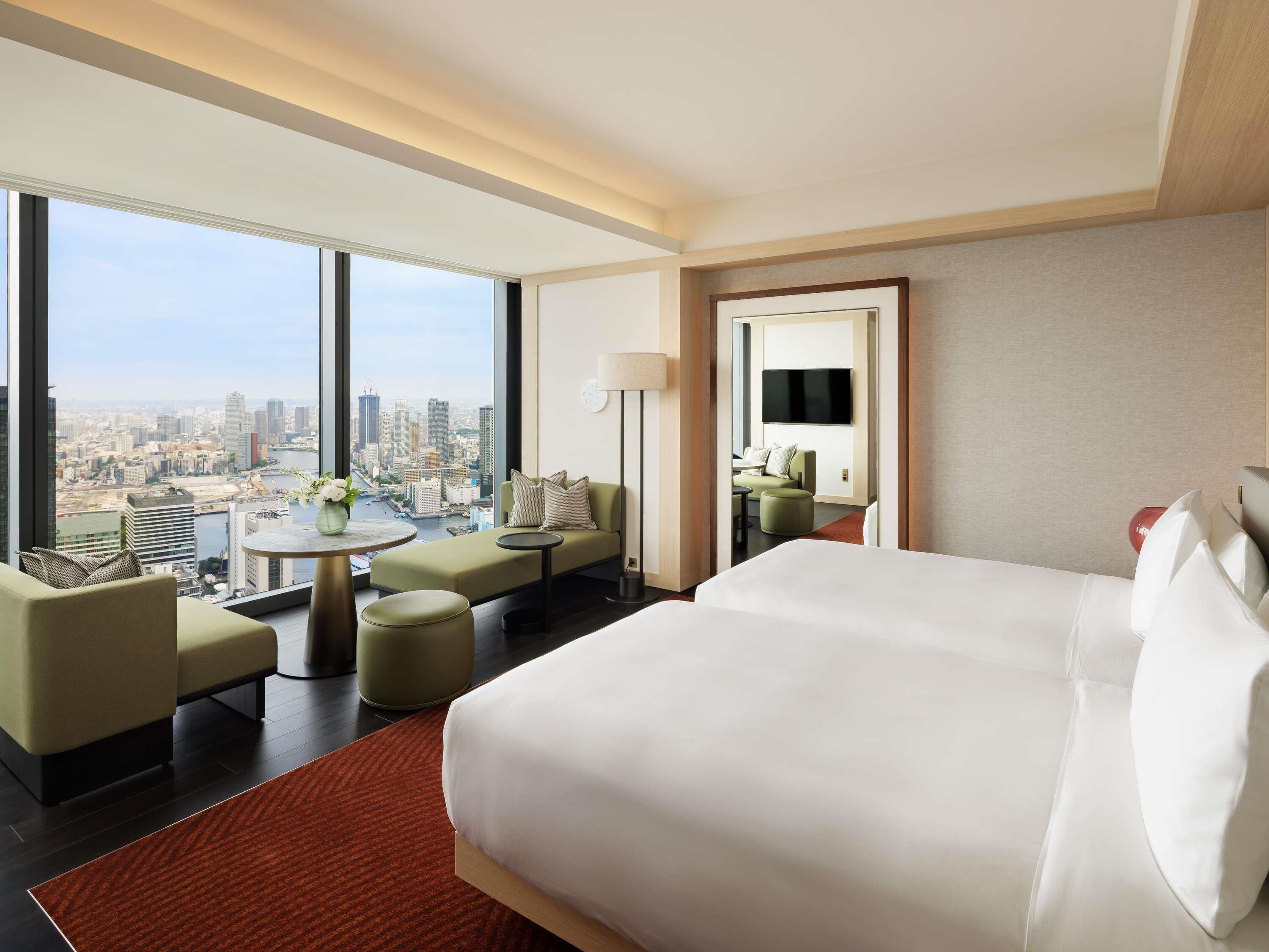 Fairmont Gold, Signature Twin Room, 2 Twin Beds, Skyline View | Laptop workspace, free WiFi, bed sheets