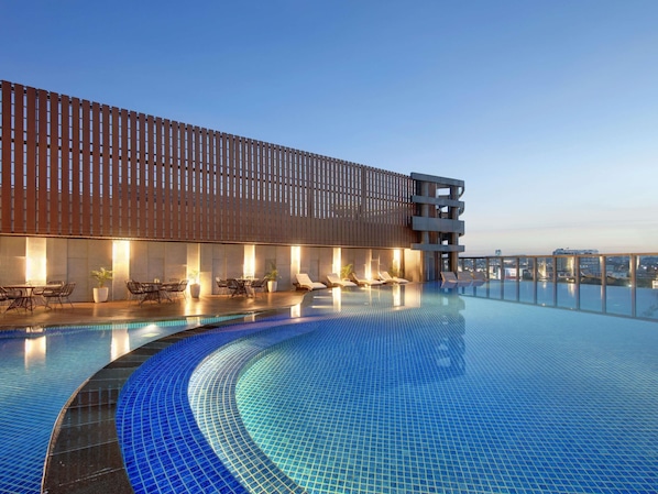 Outdoor pool, open 6:00 AM to 6:00 PM, sun loungers