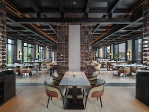 2 restaurants; breakfast, lunch, dinner and brunch served  - Novotel Bali Ubud Resort (Payangan)