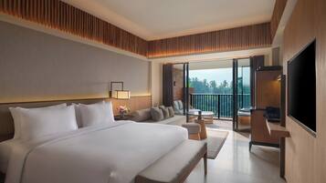 Deluxe room, balcony and forest view - 1 king bed