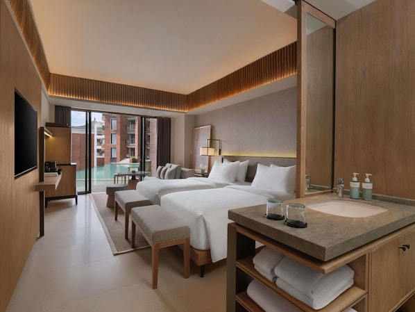 Superior room, balcony and pool view - 2 single beds | セーフティボックス (室内)、デスク、遮光カーテン、防音設備