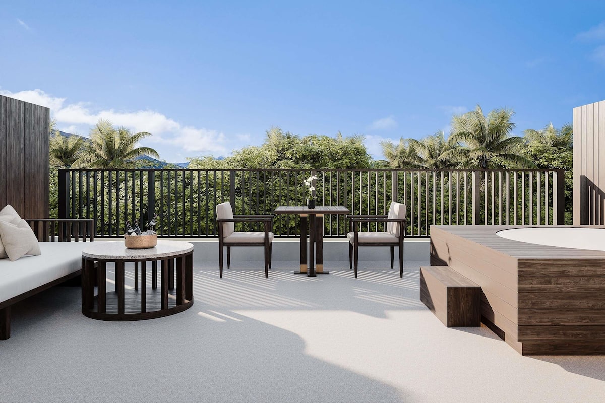 Valley View Suite, Balcony and Cliff garden view - 1 king bed | In-room safe, desk, blackout curtains, soundproofing