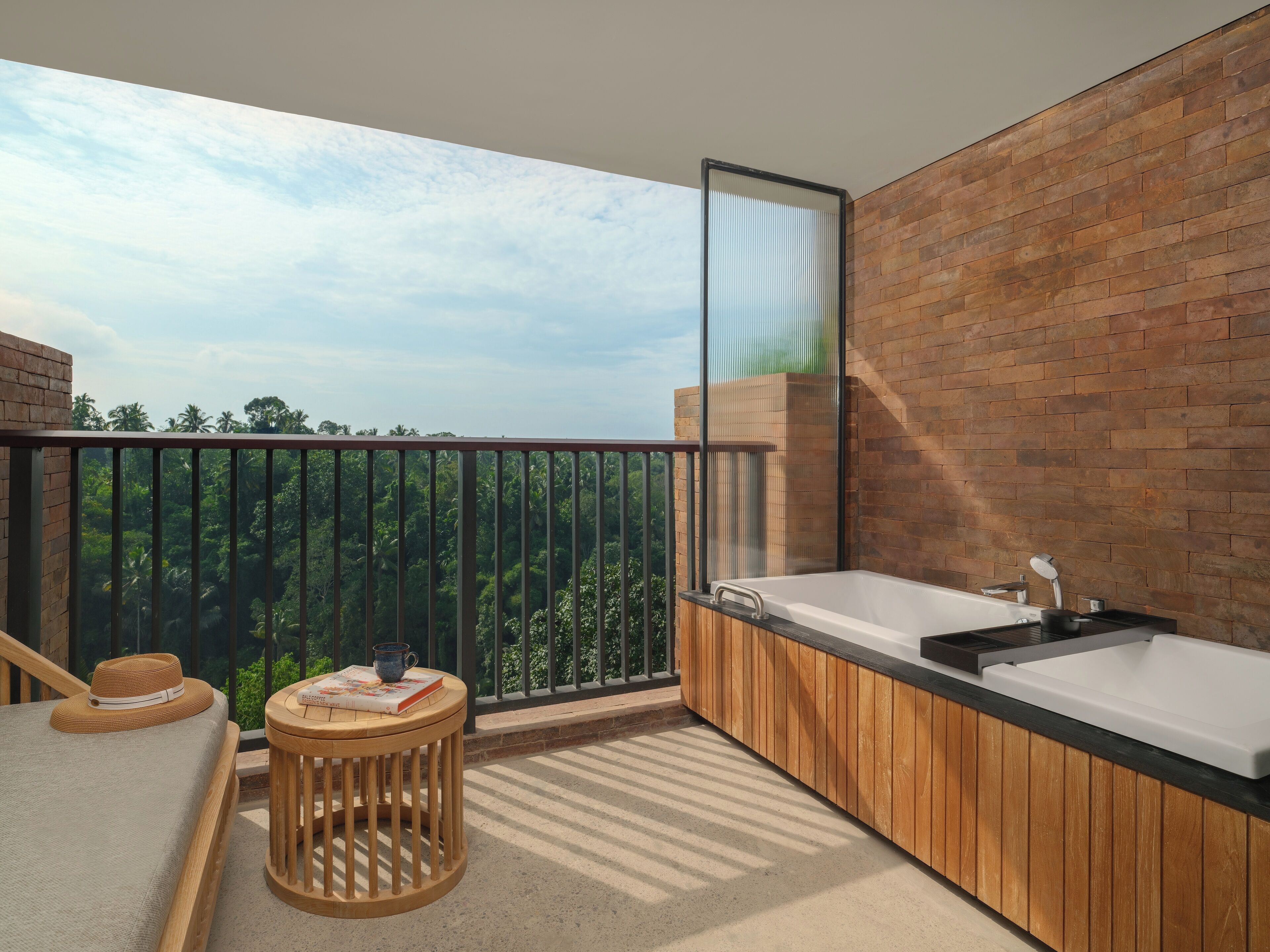 Deluxe room, balcony and forest view - 2 single beds | Balkong