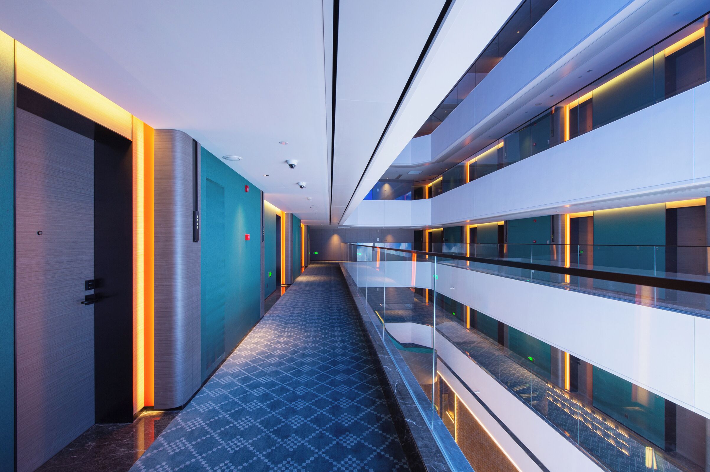 Handrails in hallways