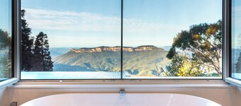 Elysian on the Escarpment with Mountain Views