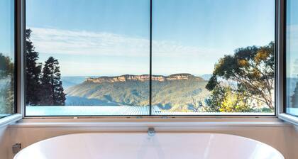 Elysian on the Escarpment with Mountain Views