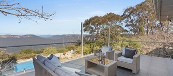 Elysian on the Escarpment with Mountain Views