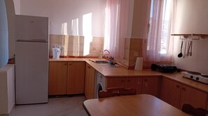 Apartamento, 2 quartos, sacada, vista para a cidade | Parte interna