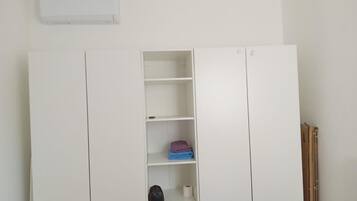 Apartment, 2 Bedrooms, Balcony, City View | Interior