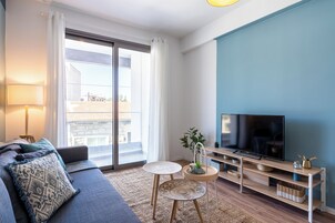apartman, 1 kétszemélyes ágy és egy kinyitható kanapé, erkély, kilátással a városra | Kilátás a szobából