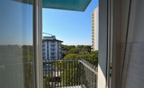 Apartamento, 3 habitaciones, balcón, vistas al mar | Balcón