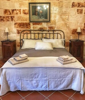 Exclusive Quadruple Room | Soundproofing, free WiFi, bed sheets - Masseria Scianne (Nardò)