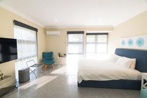 Familiesuite | Skrivebord, skrivebord for bærbar PC og strykejern/-brett