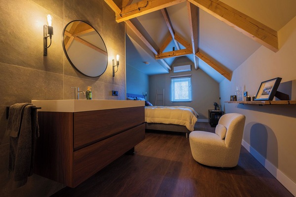 3 slaapkamers, een strijkplank/strijkijzer, reisbedje, gratis wifi