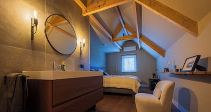 Vacation home * Atmospheric * Luxury * - 3 spacious bedrooms, each with private bathroom