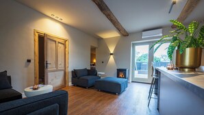 Smart TV, fireplace - Vacation home * Atmospheric * Luxury * - 3 spacious bedrooms, each with private bathroom (Nuth)