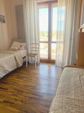 2 bedrooms, iron/ironing board, WiFi, bed sheets