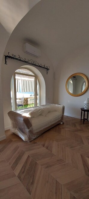 Interior - Villa Arzilla 3 is a spacious apartment located between Positano and Praiano (Campania)