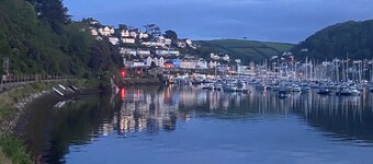 Stunning cottage with incredible views of Dartmouth and River Dart. Dog friendly