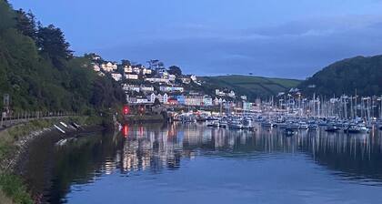 Stunning cottage with incredible views of Dartmouth and River Dart. Dog friendly