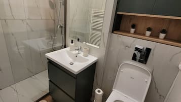 Departamento, 1 habitación, vista a la ciudad | Baño