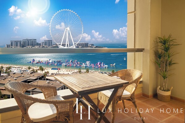 Balcony view - LUX The Dubai Eye View JBR Studio (Dubai)