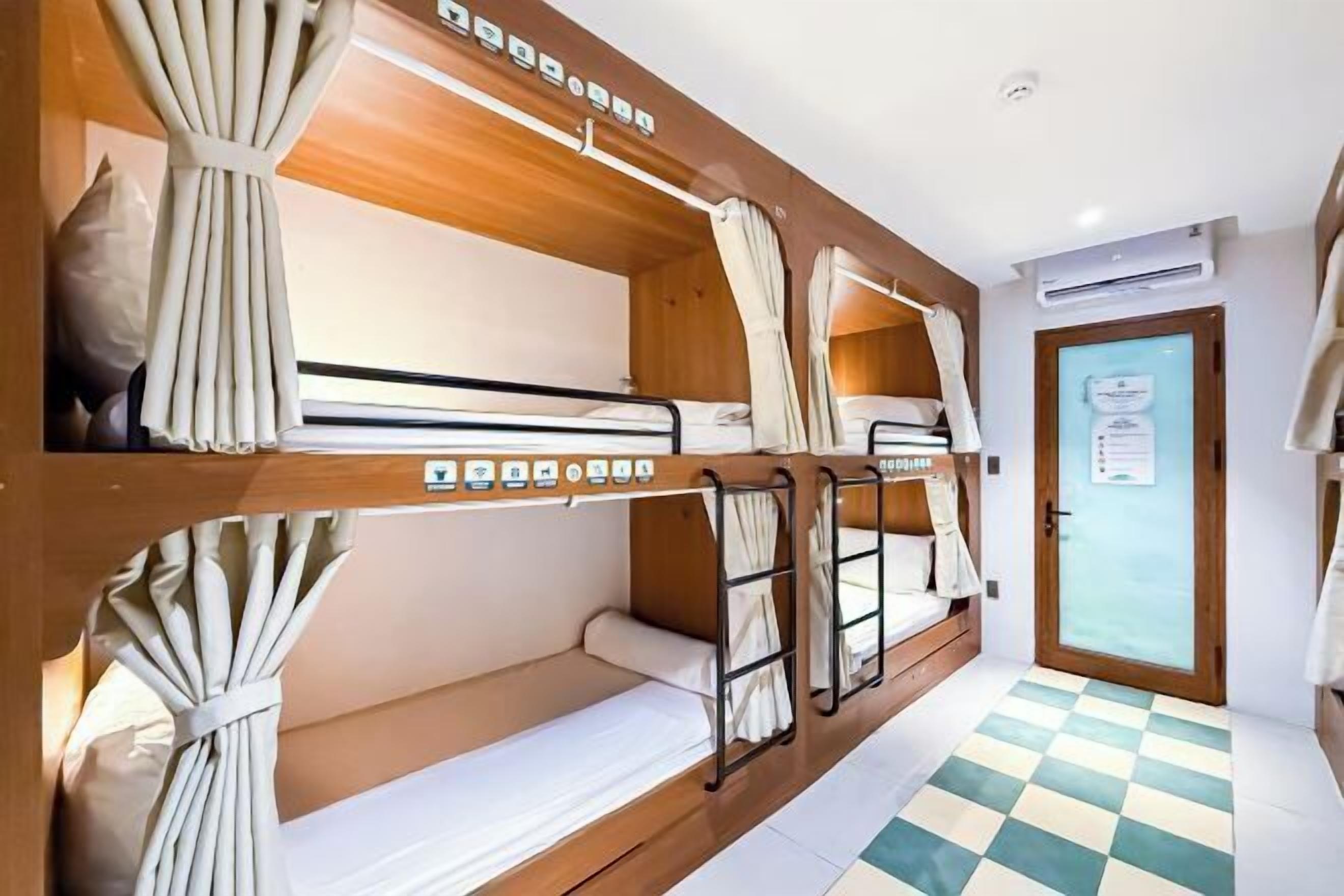 Soundproofing, free WiFi