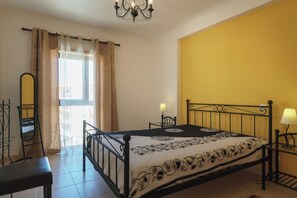 2 Schlafzimmer, Bügeleisen/Bügelbrett, Bettwäsche