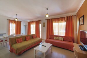 TV - Sagan Black Apartment, Armação Pera, Algarve (Armação de Pêra)