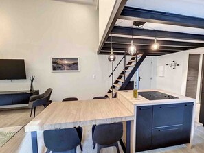 Dining - BRP Cannes, two beds with Spa bath (Cannes)