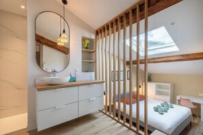 4 soverom, skrivebord, strykejern/-brett og wi-fi