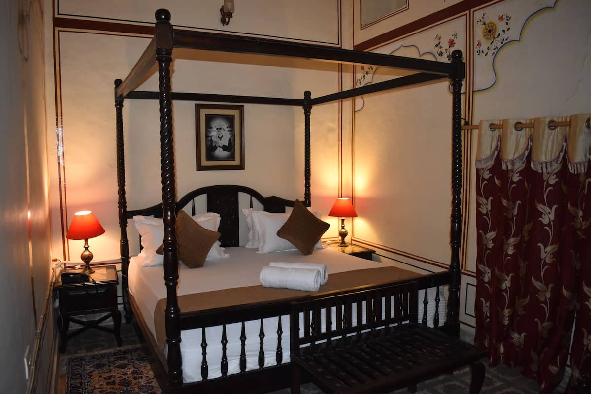 Standard Room, Lake View | Desk, WiFi (free)