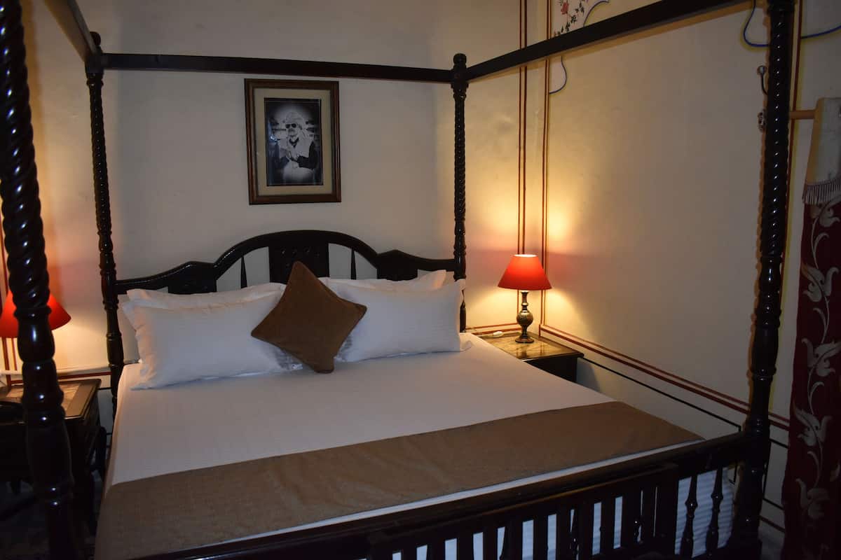Deluxe Room, Lake View | Desk, WiFi (free)