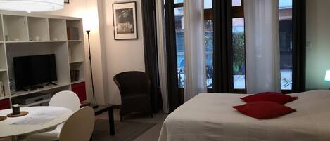 1 bedroom, iron/ironing board, free WiFi, bed sheets