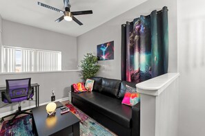Deluxe House | Living room